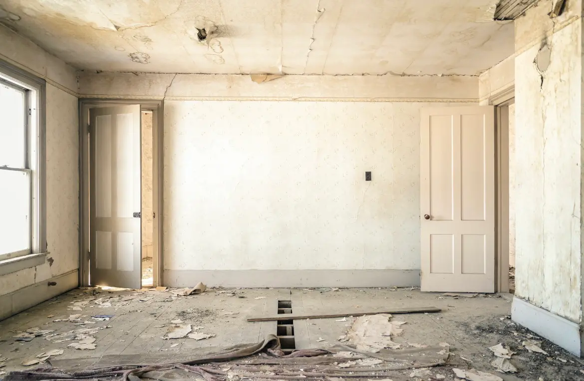 Waste disposal crew managing a cleanout project in Hiawatha